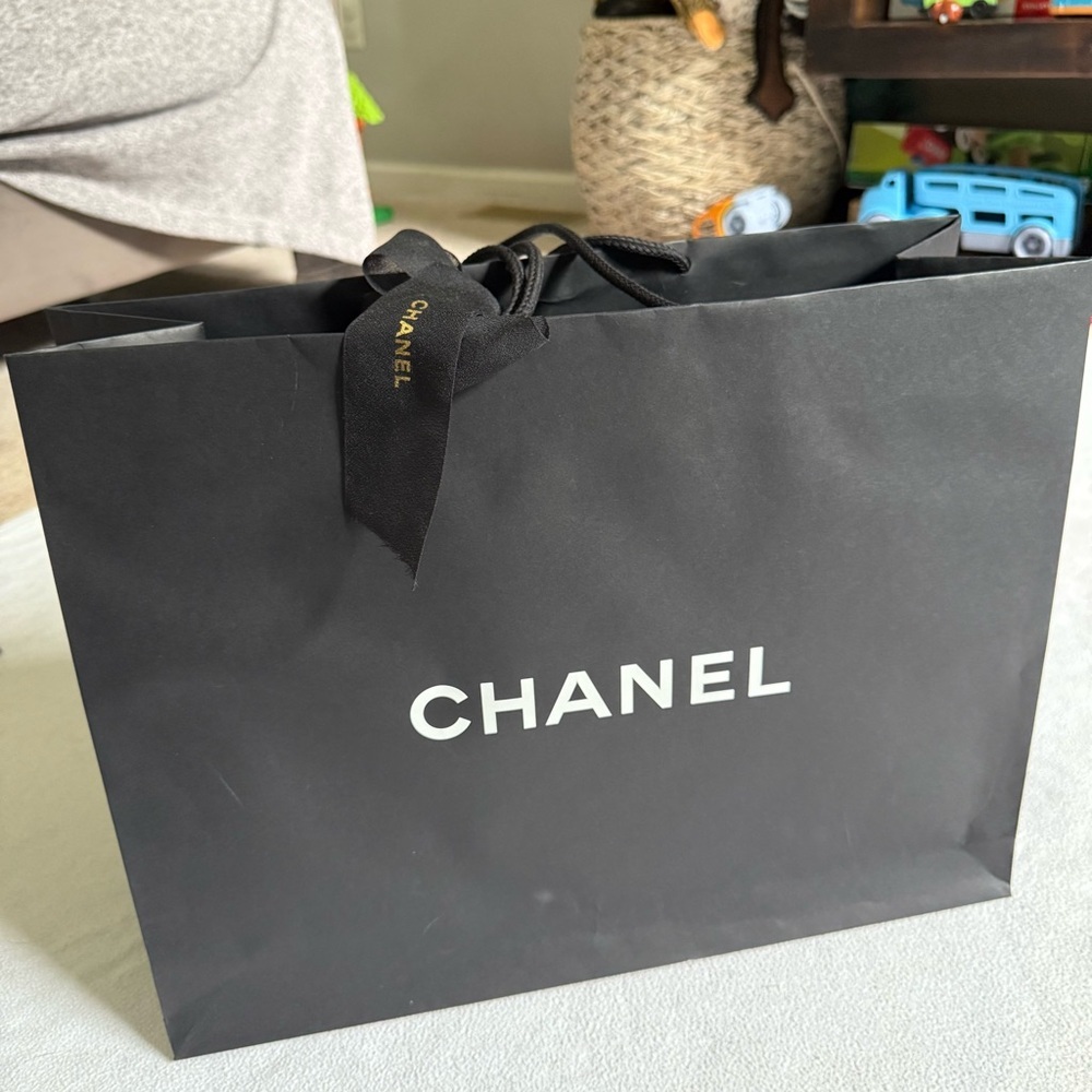 CHANEL Black and White Gift Bag​